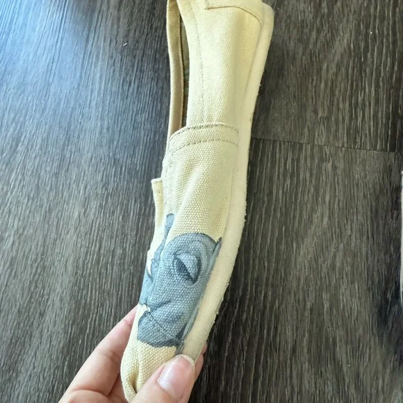 TOMS Custom painted shoes - Picture 4 of 9